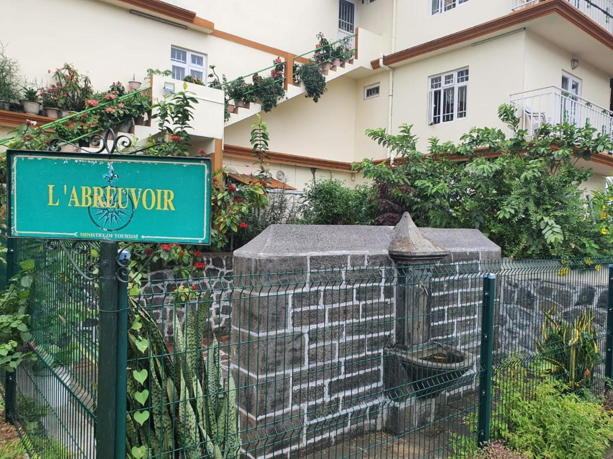 Tyvabro Guesthouse มาเฮบอร์ก ภายนอก รูปภาพ